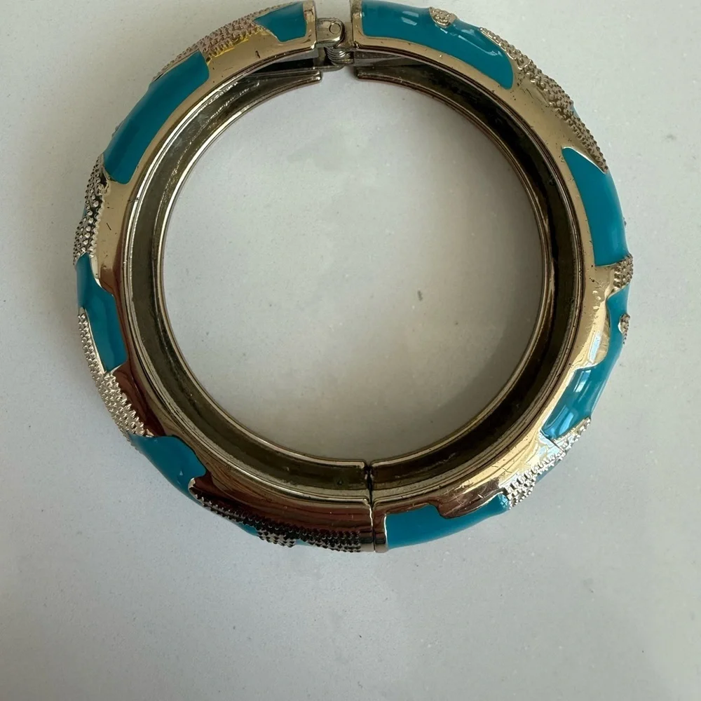 Starfish blue gold tone women’s bangle